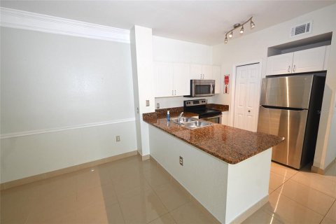 Copropriété à louer à Sarasota, Floride: 2 chambres, 103.68 m2 № 2388178 - photo 6