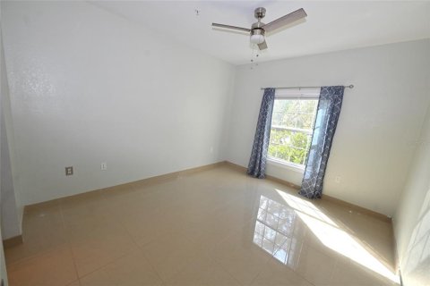 Copropriété à louer à Sarasota, Floride: 2 chambres, 103.68 m2 № 2388178 - photo 17