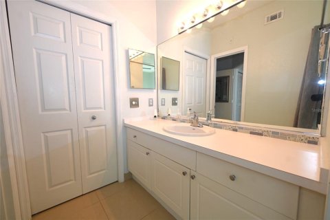 Copropriété à louer à Sarasota, Floride: 2 chambres, 103.68 m2 № 2388178 - photo 15