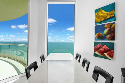 Condominio en venta en Sunny Isles Beach, Florida, 4 dormitorios, 346.99 m2 № 1932363 - foto 24