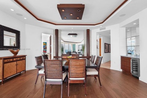 Condominio en venta en Sunny Isles Beach, Florida, 4 dormitorios, 346.99 m2 № 1932363 - foto 15