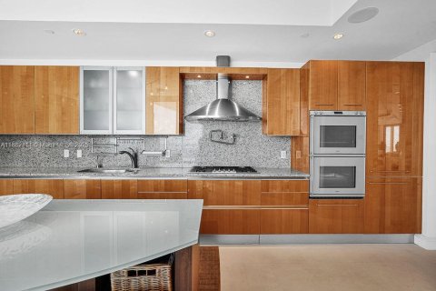 Condominio en venta en Sunny Isles Beach, Florida, 4 dormitorios, 346.99 m2 № 1932363 - foto 25