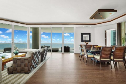 Condominio en venta en Sunny Isles Beach, Florida, 4 dormitorios, 346.99 m2 № 1932363 - foto 22