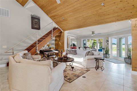 House in Orlando, Florida 6 bedrooms, 503.72 sq.m. № 1390715 - photo 13