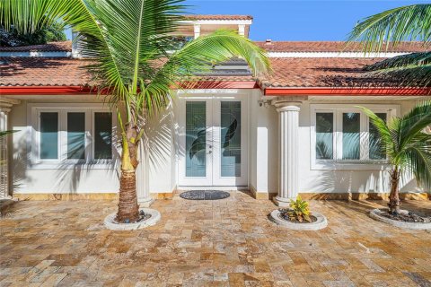House in Orlando, Florida 6 bedrooms, 503.72 sq.m. № 1390715 - photo 7