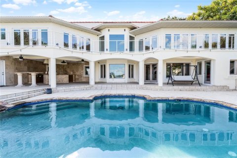 House in Orlando, Florida 6 bedrooms, 503.72 sq.m. № 1390715 - photo 3
