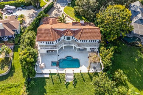 House in Orlando, Florida 6 bedrooms, 503.72 sq.m. № 1390715 - photo 5