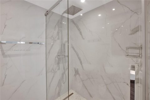 Купить кондоминиум в Майами-Бич, Флорида 2 спальни, 95.69м2, № 1939474 - фото 23