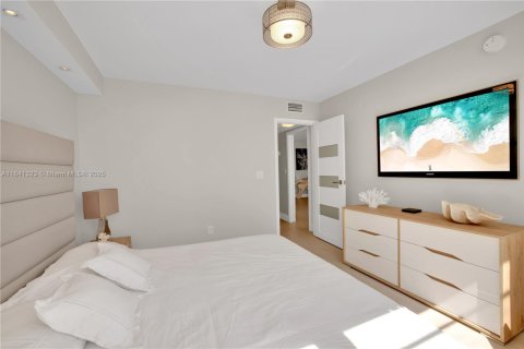 Condominio en venta en Miami Beach, Florida, 2 dormitorios, 95.69 m2 № 1939474 - foto 15