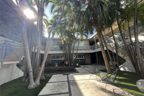 Copropriété à vendre à Miami Beach, Floride: 2 chambres, 75.81 m2 № 1985251 - photo 11