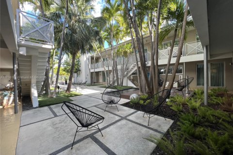 Copropriété à vendre à Miami Beach, Floride: 2 chambres, 75.81 m2 № 1985251 - photo 13
