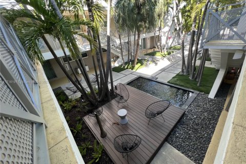 Copropriété à vendre à Miami Beach, Floride: 2 chambres, 75.81 m2 № 1985251 - photo 6