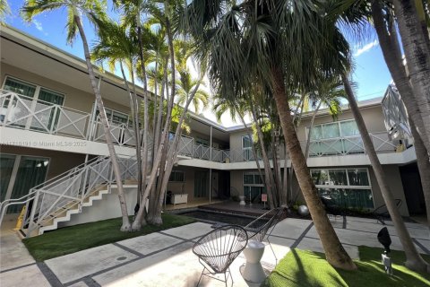 Copropriété à vendre à Miami Beach, Floride: 2 chambres, 75.81 m2 № 1985251 - photo 8
