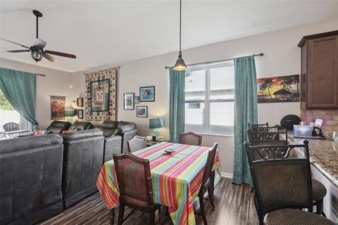 Casa en venta en Sorrento, Florida, 4 dormitorios, 179.49 m2 № 1720338 - foto 16