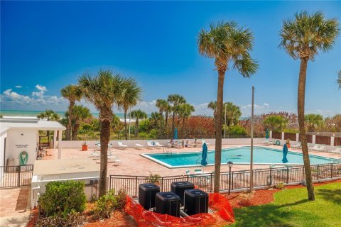 Condo in Cocoa Beach, Florida, 2 bedrooms № 2214729