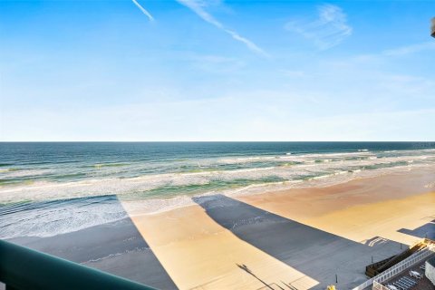 Condo in Daytona Beach, Florida, 3 bedrooms  № 2208798 - photo 25