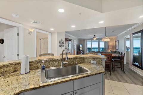 Condo in Daytona Beach, Florida, 3 bedrooms  № 2208798 - photo 8