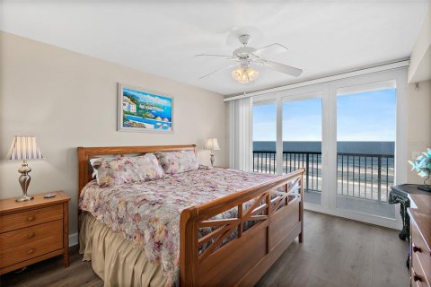 Condo in Daytona Beach, Florida, 3 bedrooms  № 2208798 - photo 27