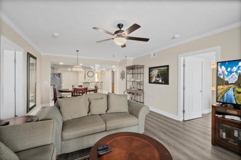 Condo in Daytona Beach, Florida, 3 bedrooms  № 2208798 - photo 12