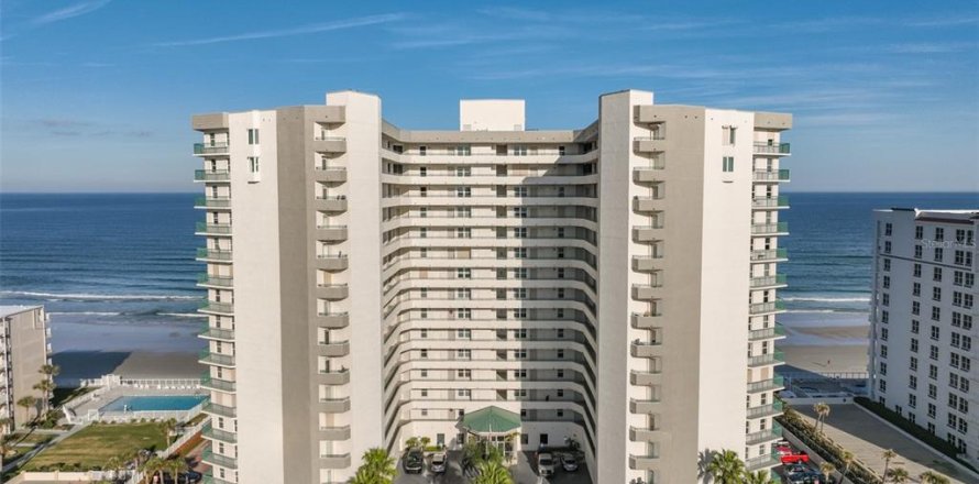 Condo in Daytona Beach, Florida, 3 bedrooms  № 2208798