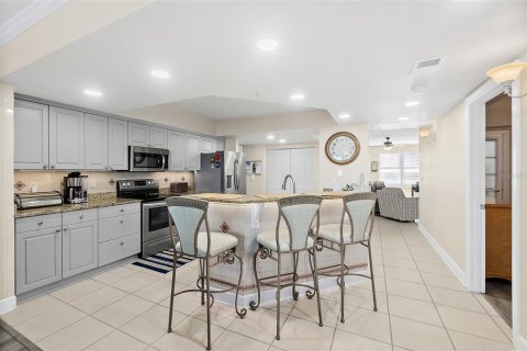 Condo in Daytona Beach, Florida, 3 bedrooms  № 2208798 - photo 4