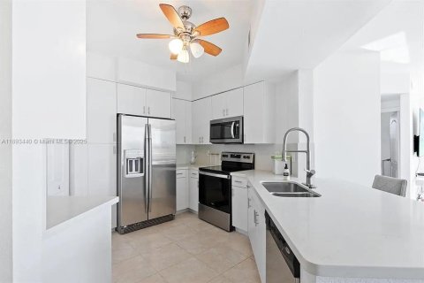Condo in Hollywood, Florida, 3 bedrooms  № 2053132 - photo 17