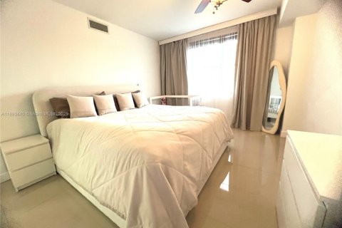 Condo in Hollywood, Florida, 3 bedrooms  № 2053132 - photo 5