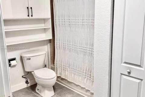 Condo in Hollywood, Florida, 3 bedrooms  № 2053132 - photo 11