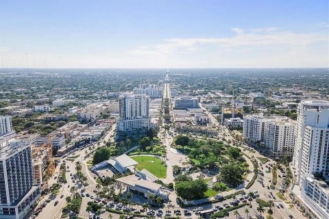 Condo in Hollywood, Florida, 3 bedrooms  № 2053132 - photo 2