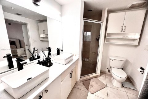 Condo in Hollywood, Florida, 3 bedrooms  № 2053132 - photo 9