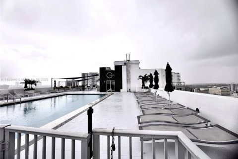 Condo in Hollywood, Florida, 3 bedrooms  № 2053132 - photo 20