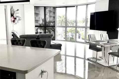 Condo in Hollywood, Florida, 3 bedrooms  № 2053132 - photo 4