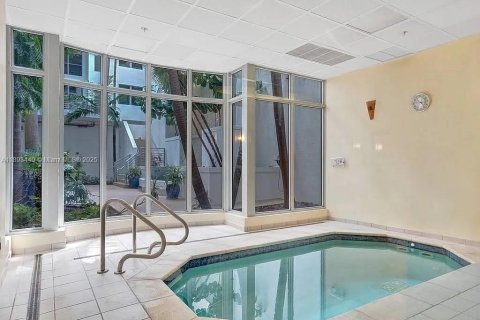 Condo in Hollywood, Florida, 3 bedrooms  № 2053132 - photo 22