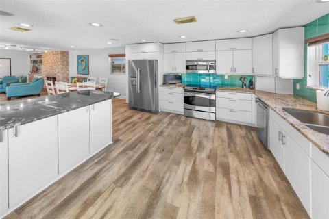 Купить виллу или дом в Понс-Инлет, Флорида 8 комнат, 177.07м2, № 1734017 - фото 15