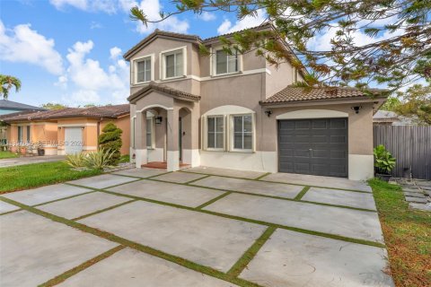 Купить виллу или дом в Майами, Флорида 3 спальни, 154.4м2, № 2060496 - фото 2