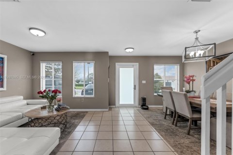 Купить виллу или дом в Майами, Флорида 3 спальни, 154.4м2, № 2060496 - фото 6