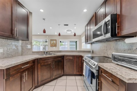 Купить виллу или дом в Майами, Флорида 3 спальни, 154.4м2, № 2060496 - фото 9