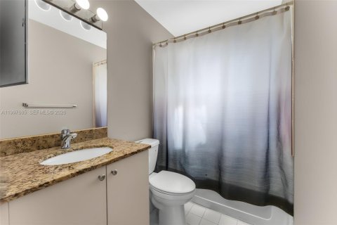 Купить виллу или дом в Майами, Флорида 3 спальни, 154.4м2, № 2060496 - фото 17