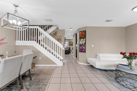 Купить виллу или дом в Майами, Флорида 3 спальни, 154.4м2, № 2060496 - фото 4