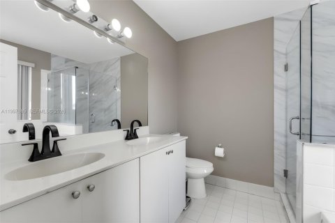 Купить виллу или дом в Майами, Флорида 3 спальни, 154.4м2, № 2060496 - фото 20