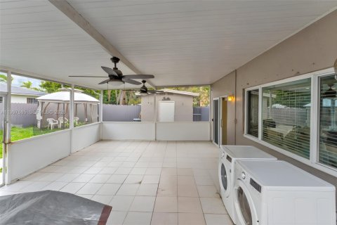 Купить виллу или дом в Майами, Флорида 3 спальни, 154.4м2, № 2060496 - фото 28