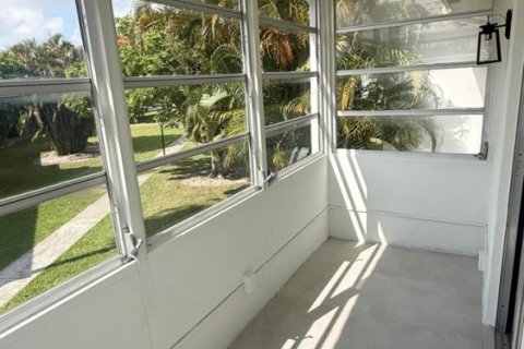 Condo in Margate, Florida, 2 bedrooms  № 2177949 - photo 16