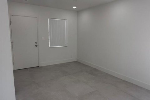 Condo in Margate, Florida, 2 bedrooms  № 2177949 - photo 9