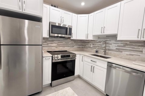 Condo in Margate, Florida, 2 bedrooms  № 2177949