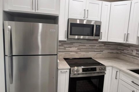 Condo in Margate, Florida, 2 bedrooms  № 2177949 - photo 5