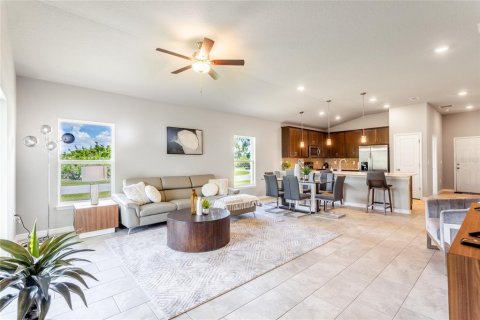 House in Rotonda, Florida 4 bedrooms, 157.1 sq.m. № 1528871 - photo 7