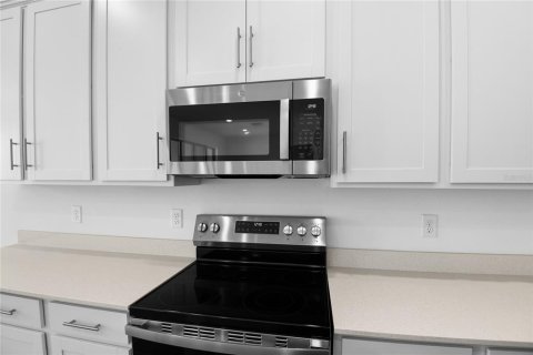 House in Eagle Lake, Florida 3 bedrooms, 182.09 sq.m. № 1416275 - photo 4