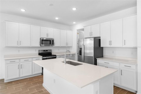 House in Eagle Lake, Florida 3 bedrooms, 182.09 sq.m. № 1416275 - photo 3