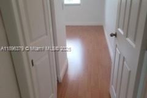 Condominio en alquiler en Homestead, Florida, 3 dormitorios, 98.66 m2 № 1949332 - foto 3