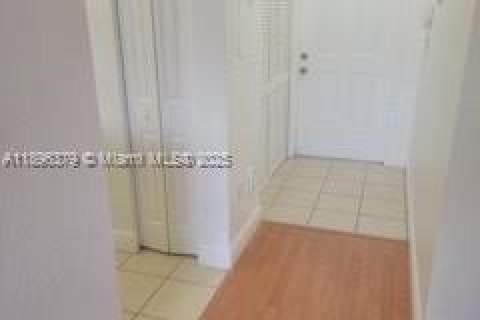 Condominio en alquiler en Homestead, Florida, 3 dormitorios, 98.66 m2 № 1949332 - foto 4